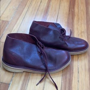Clarks Originals Men’s maroon leather chukka boot